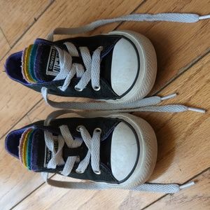 Toddler size 7 converse